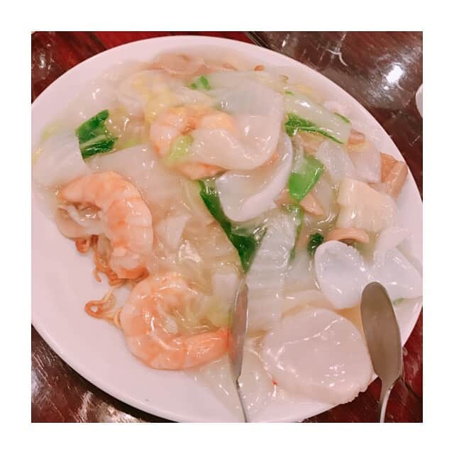 川口智美さんのインスタグラム写真 - (川口智美Instagram)「#ジャイアンツ #岡本和真 選手が先制の2点タイムリーツーベース、6投手のリレーで逃げ切り、連敗脱出✨  中でも、#中川皓太 投手の 16試合連続無失点が神ってると思う！ 頼もしすぎます😆このまま好調キープだ⤴︎⤴︎ 写真は、 家族で #横浜中華街 に 行った時のもの(関係なくてすみません)。」5月18日 0時34分 - horipro_satomikawaguchi
