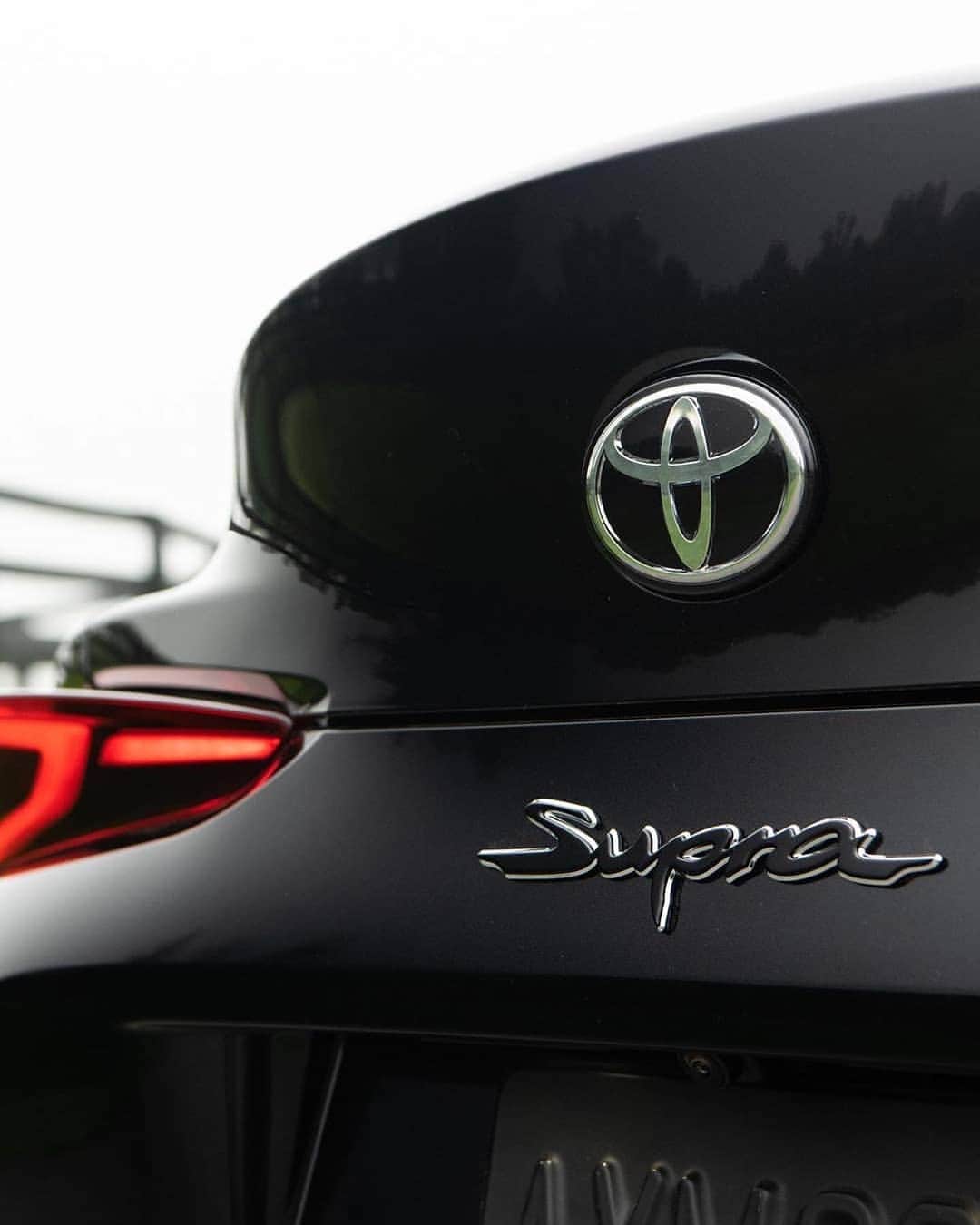 Kik:SoLeimanRTさんのインスタグラム写真 - (Kik:SoLeimanRTInstagram)「The 2020 Toyota Supra in all black! What do you guys think? @toyotausa」5月18日 0時28分 - carinstagram