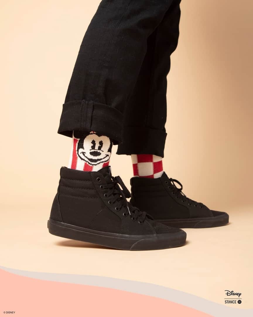 Stanceさんのインスタグラム写真 - (StanceInstagram)「It's safe to say Mickey and Minnie are here to stay. ✨ A power couple if there ever was one, the iconic duo never seems to go out of style. Celebrate the legacy of Mickey and Minnie Mouse with a new collection for the entire family. Mens, Womens, and Kids #DisneyxStance designs are available now - link in bio.」5月18日 0時30分 - stanceofficial