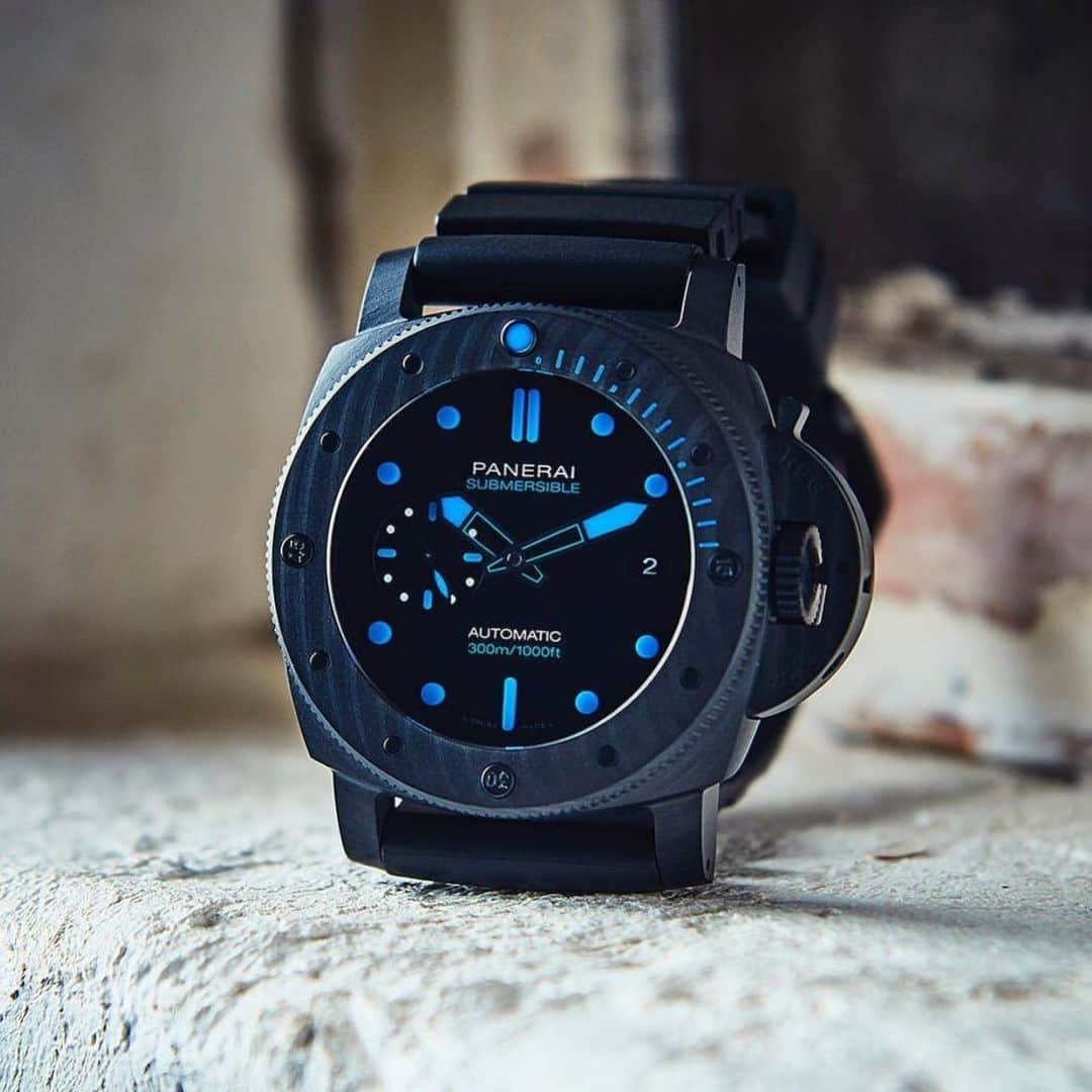 パネライさんのインスタグラム写真 - (パネライInstagram)「The new generation of Carbotech.  The #Panerai #PAM1616 with blue 3-D Lume blocks. Pic by @panerai_japan #paneraicentral」5月18日 0時42分 - paneraicentral