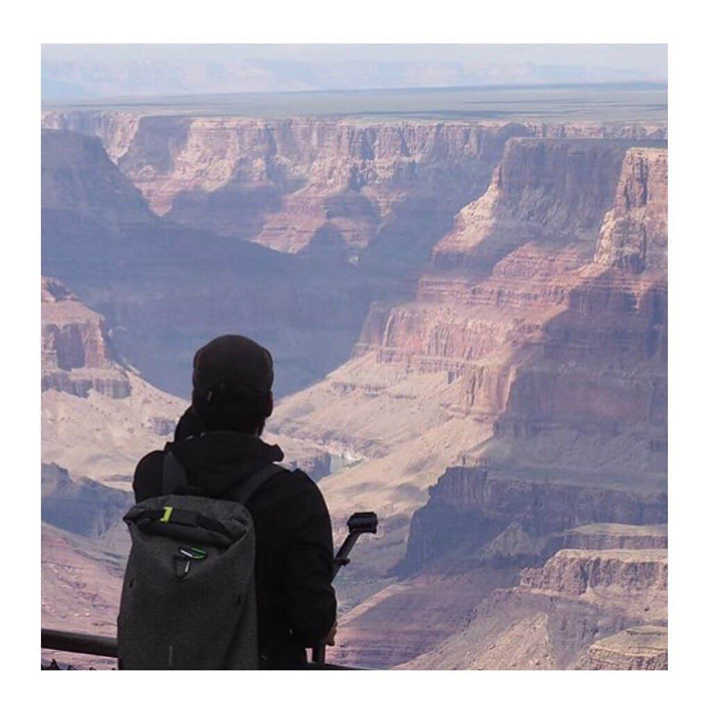 XD Designさんのインスタグラム写真 - (XD DesignInstagram)「All the way up in Arizona ⛰ #grandcanyon by @03earth • • • • #xddesign #bobbybackpack #xddesignbobby #bobbyurban #antitheft #antitheftbag #instatravel #travelers #nomadlife #packandgo #travellifestyle #travelgear #adventurelife #photooftheday #journey #globetrotter #keepexploring #modernnomad #gotyourback #travelmore #digitalnomad #doyoutravel #thetraveltag  #travelfun #adventureseekers #adventuretraveler #usa #arizona #mountainview」5月18日 0時45分 - xddesign