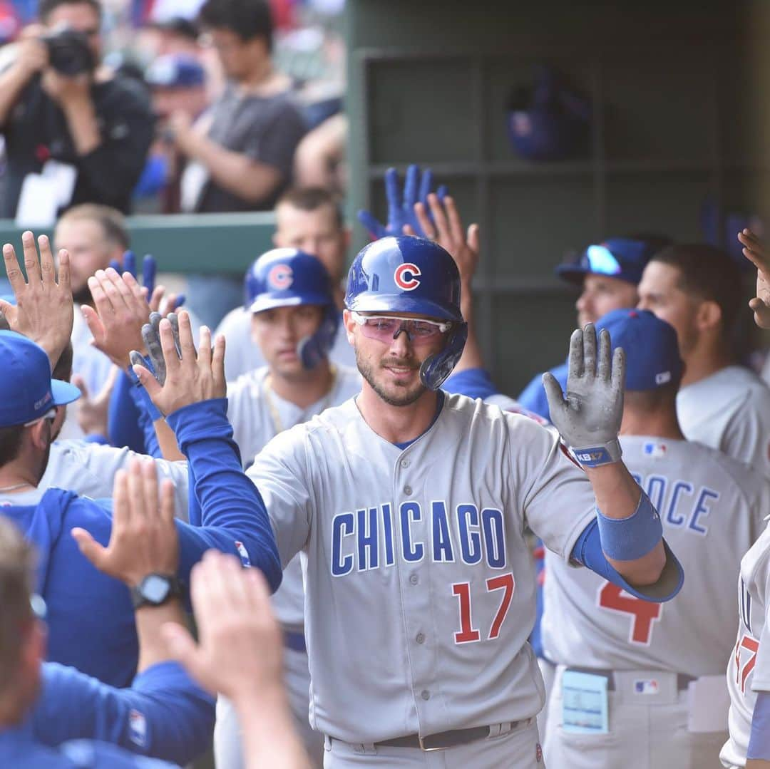 シカゴ・カブスさんのインスタグラム写真 - (シカゴ・カブスInstagram)「Kris Bryant has reached base safely in 25 straight games, the longest active streak in @mlb and the longest of his career! #EverybodyIn」5月18日 0時46分 - cubs