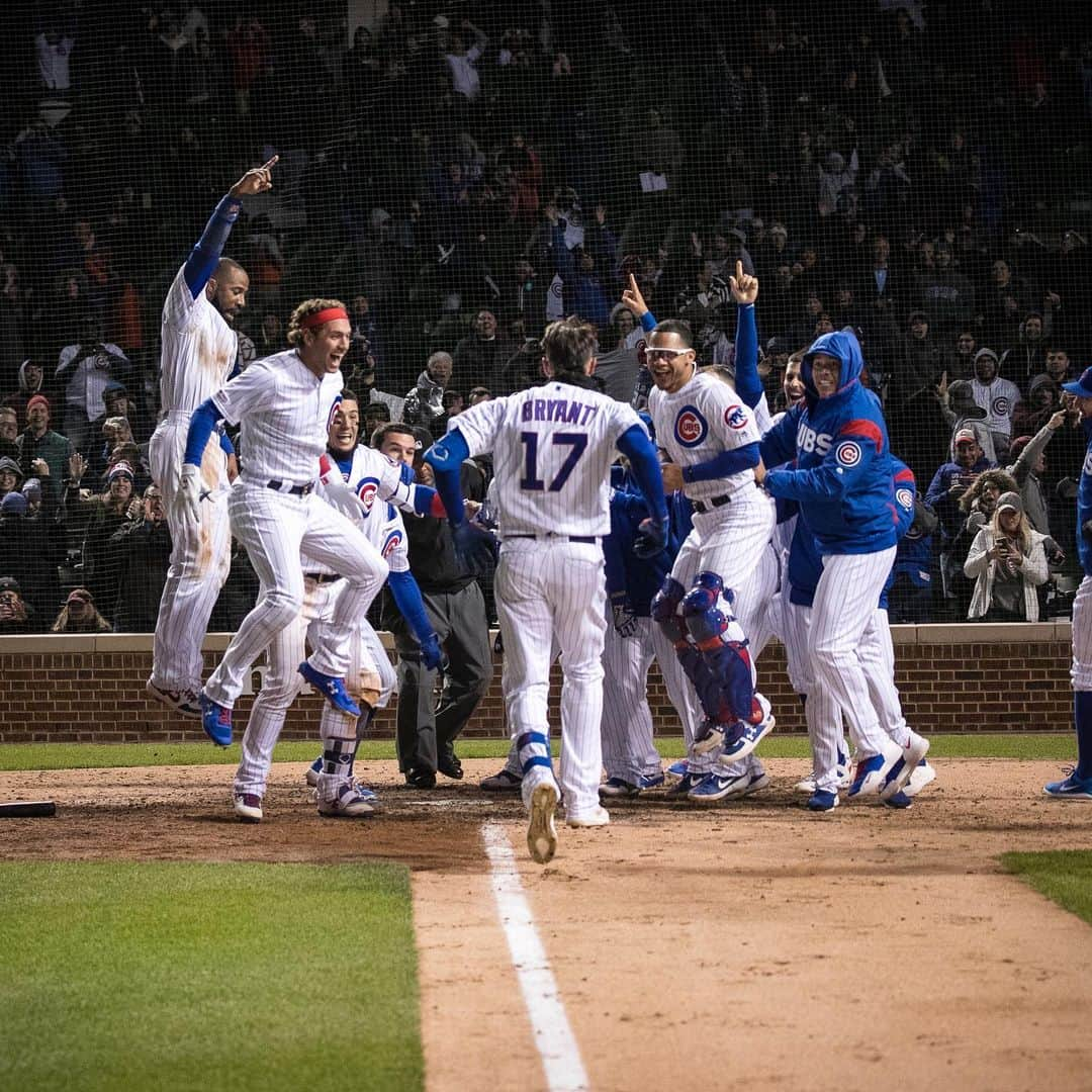 シカゴ・カブスさんのインスタグラム写真 - (シカゴ・カブスInstagram)「Kris Bryant has reached base safely in 25 straight games, the longest active streak in @mlb and the longest of his career! #EverybodyIn」5月18日 0時46分 - cubs