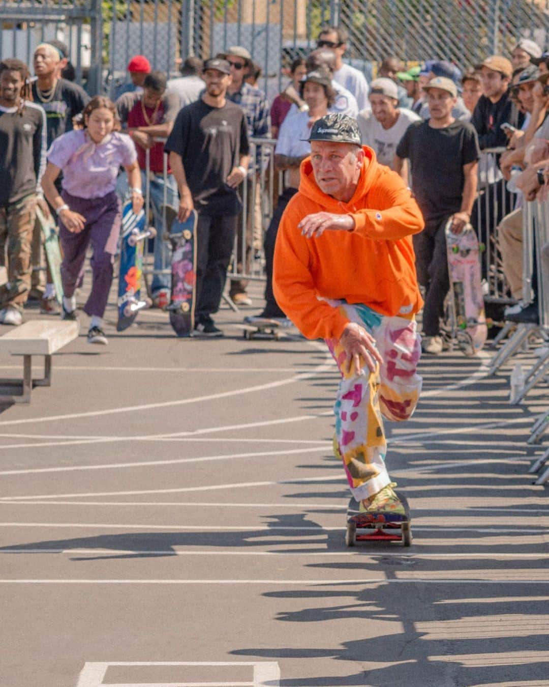 adidas Skateboardingのインスタグラム：「Past and present /// From the Gonz to @danthemancina, Daewon’s Picnic brought everyone together. Swipe 🔙 and see who showed up. • 🐐#MarkGonzales was constantly on the move 🌊@noravexplora & @jennsoto carved the container 👑#Gonz with a classic nosepick 🙌@danthemancina continuously inspired us all 🙏Big thanks to @daewon1song Respect to some of Lockwood’s finest - Gino, Paulo, Gonz, Chico and Gabriel #SkateCopa Classics | #daewonspicnic #adidasSkateboarding • 📸 @andrewjamespeters」