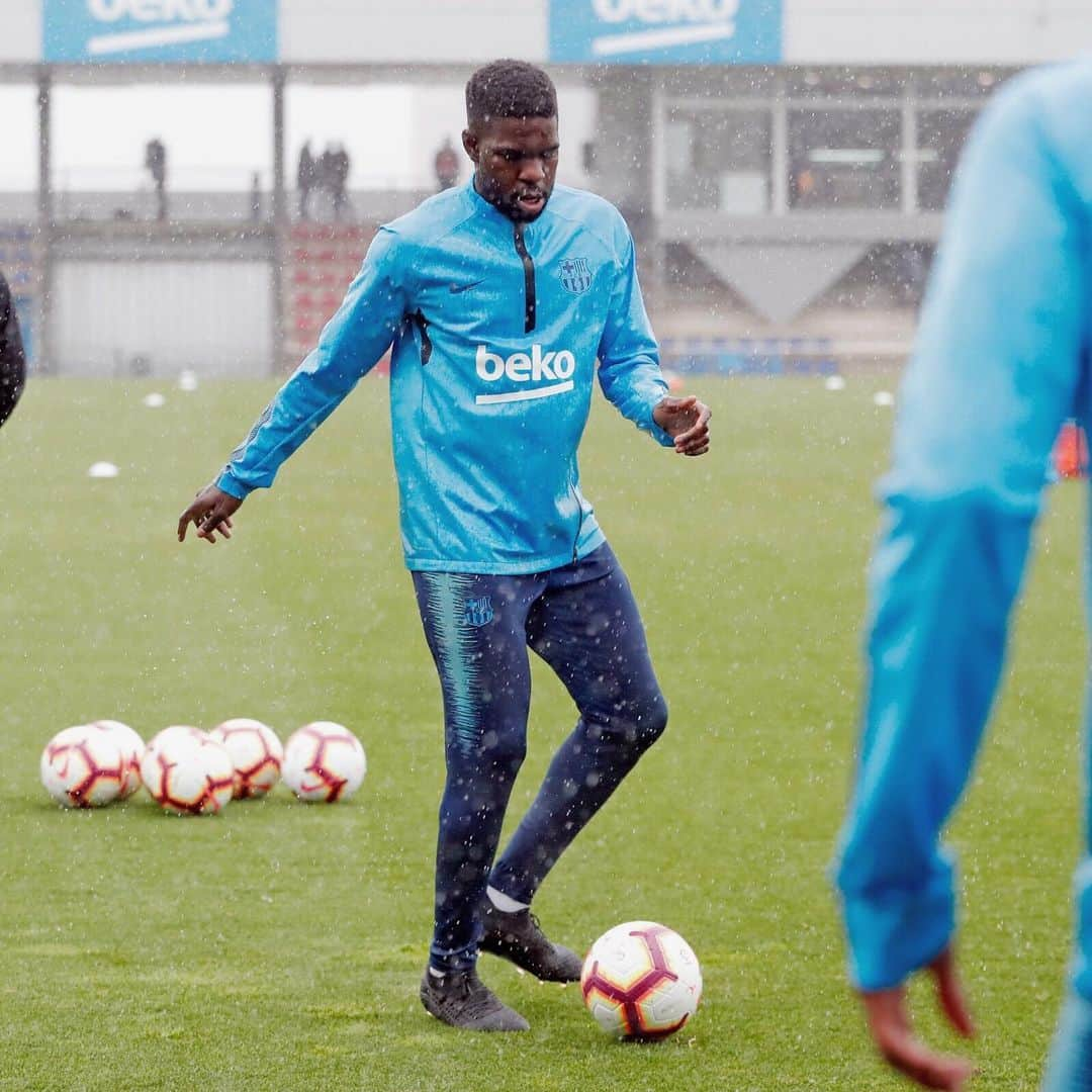 サミュエル・ユムティティさんのインスタグラム写真 - (サミュエル・ユムティティInstagram)「🌧⚽️」5月18日 1時00分 - samumtiti