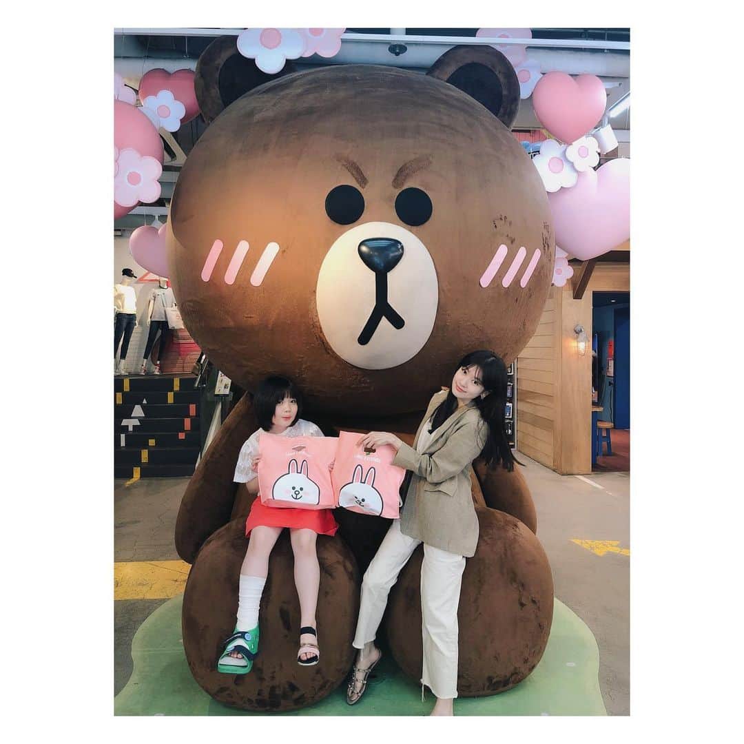 チョン・ソミンのインスタグラム：「오늘의 마지막(아마도..?) 야호 나희랑 커플인형 득템♥️」