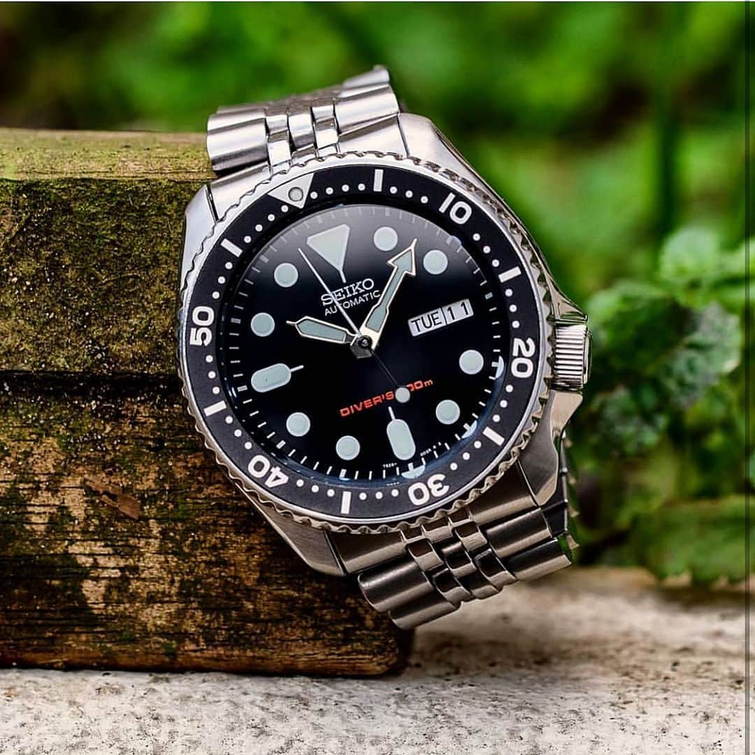 Daily Watchさんのインスタグラム写真 - (Daily WatchInstagram)「Via @DailyWristWatch: It seems unbelievable but you can actually find this watch for less than $175 on Amazon 👏🏼 The automatic Seiko SKX007 Diver’s Watch shot by @cadencio05. #Seiko #SeikoWatch」5月18日 1時06分 - dailywatch