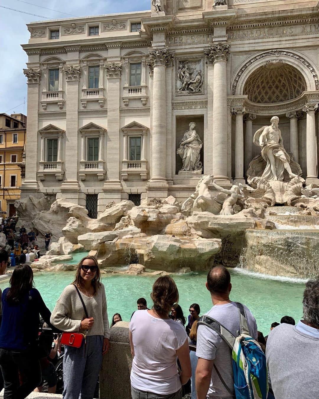 ソフィア・ケニンのインスタグラム：「Day off in Roma 🇮🇹 Being a tourist 😉」