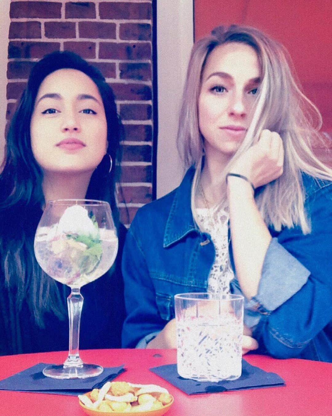 ジャッキー・グローネンのインスタグラム：「Before food / after food」