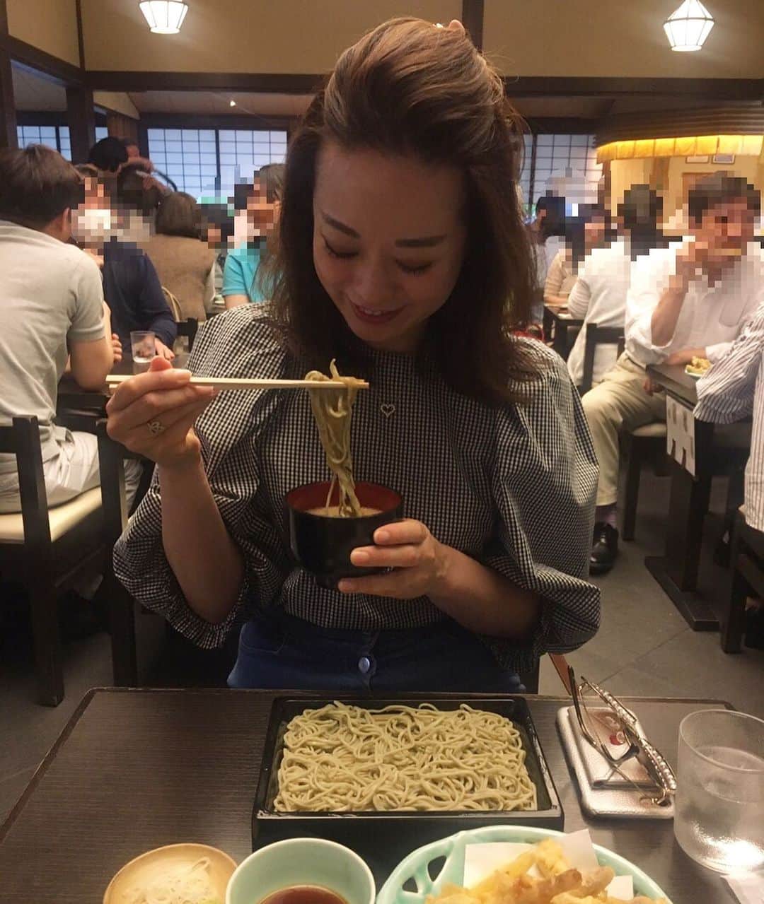 のインスタグラム：「※ Love soba🙋‍♀️ . ここ最近、特に好き💛 . お蕎麦を求めて神田やぶそばへ✨ . とろろの蕎麦つゆにつけて食べる 絶品お蕎麦💛 . . #soba #蕎麦 #かんだやぶそば #神田 #神田祭 #ミオログ #tokyo #東京」