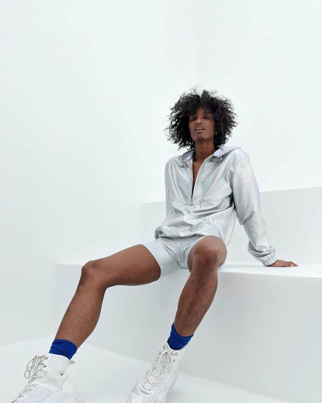 American Apparelさんのインスタグラム写真 - (American ApparelInstagram)「@Itsarifitz puts the Fly in the Fly Half Zip Hoodie. Tap to shop.」5月18日 1時41分 - americanapparel