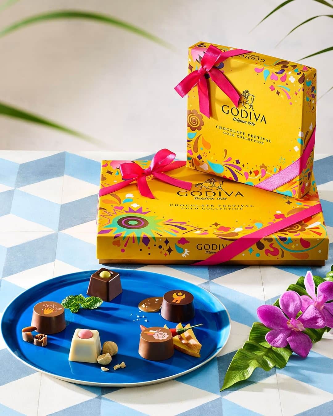 GODIVAさんのインスタグラム写真 - (GODIVAInstagram)「Celebrate summer with our Limited Edition Chocolate Festival Collection handcrafted to capture the passionate spirit of festivals 🎡🎪 🍫  Link in bio 👆」5月18日 1時48分 - godiva