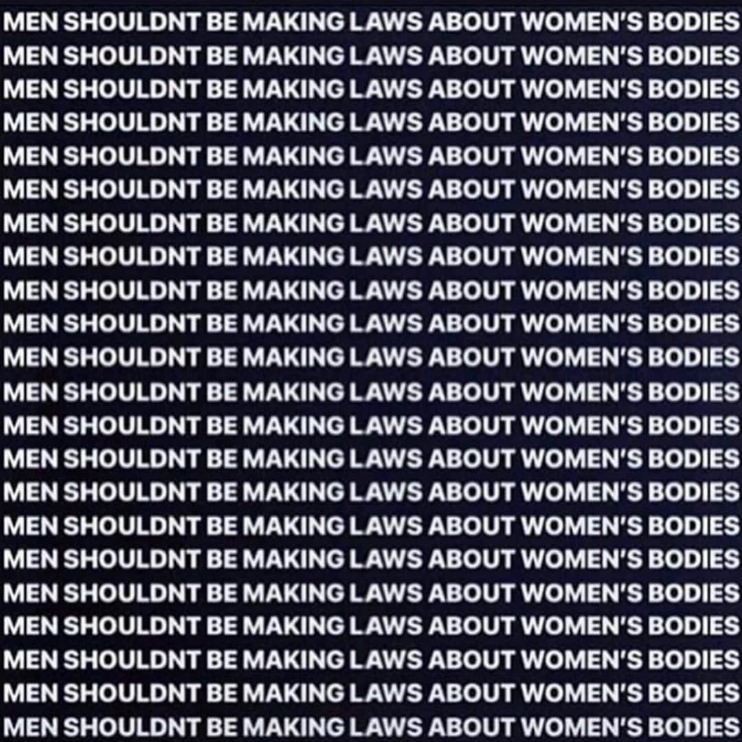 ジョーイ・ブラッグさんのインスタグラム写真 - (ジョーイ・ブラッグInstagram)「It’s way past time that we stop a bunch of old people from governing what women can do with their bodies. Whatever your viewpoint on abortion may be, no one should ever have the ability to withhold a woman’s ability to choose what happens to her body. Make your voices heard and fight every step of the way! If you want to help donate to the @aclu_nationwide. They are fighting every case brought to them from the recent law changes.」5月18日 2時01分 - joeybragg