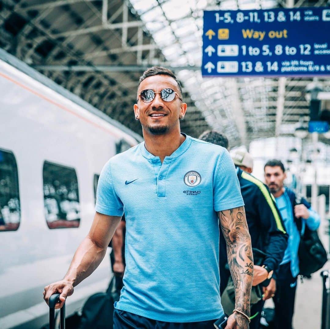 マンチェスター・シティFCさんのインスタグラム写真 - (マンチェスター・シティFCInstagram)「Next stop 🚂➡️ Wembley! #mancity」5月18日 2時04分 - mancity