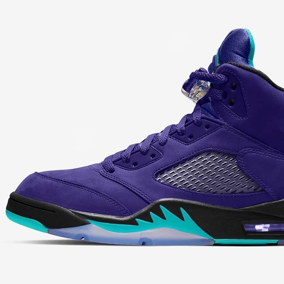 Sneaker News x Jordans Dailyさんのインスタグラム写真 - (Sneaker News x Jordans DailyInstagram)「A Jordan 5 “Grape Ice” rumored for 2020 👀 Would you cop? Link in bio for more details #jordansdaily」5月18日 2時23分 - jordansdaily