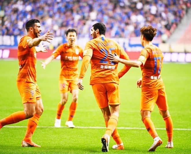 マルアン・フェライニのインスタグラム：「Good performance of the team ... on the next one #LIFEis1 @lunengtaishan」