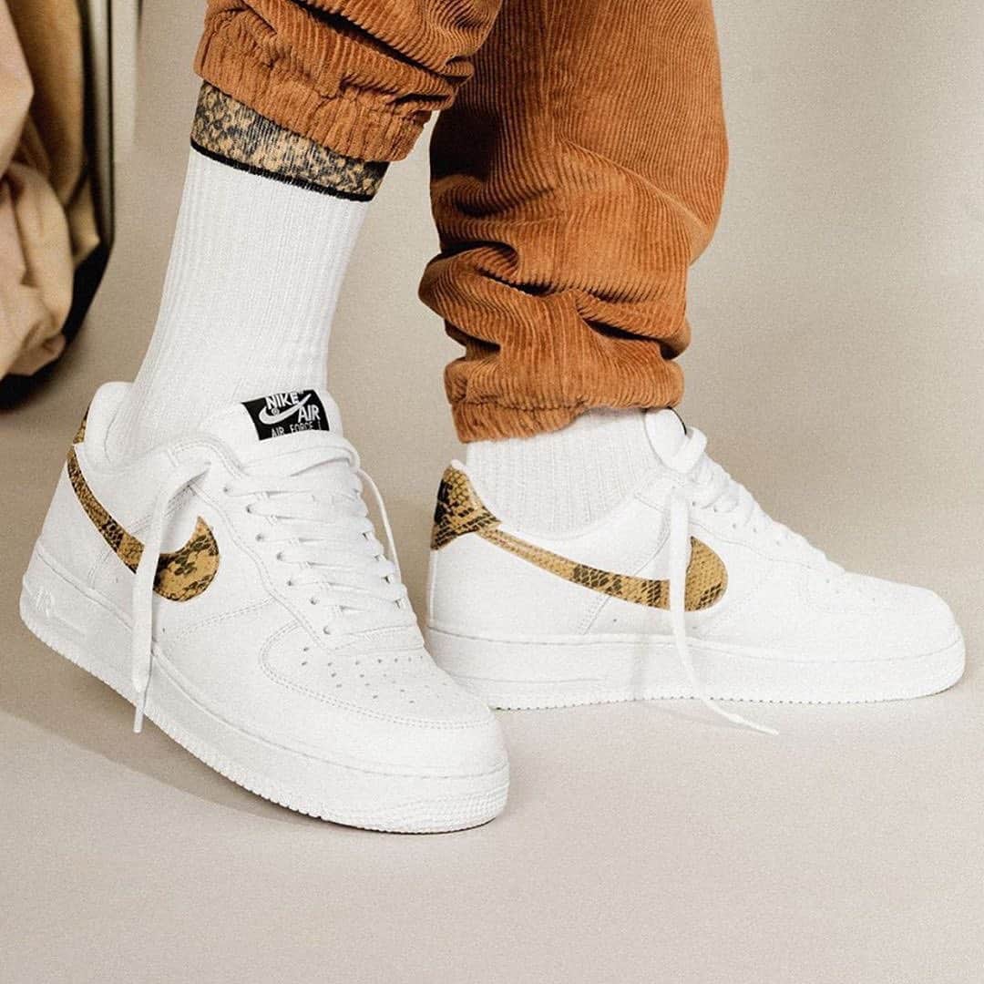 Sneakgalleryさんのインスタグラム写真 - (SneakgalleryInstagram)「Nike is bringing back the “Ivory Snake” AF1 for the first time since its original debut. Double Tap if you’re feeling these! #SNEAKGALLERY」5月18日 2時32分 - sneakgallery