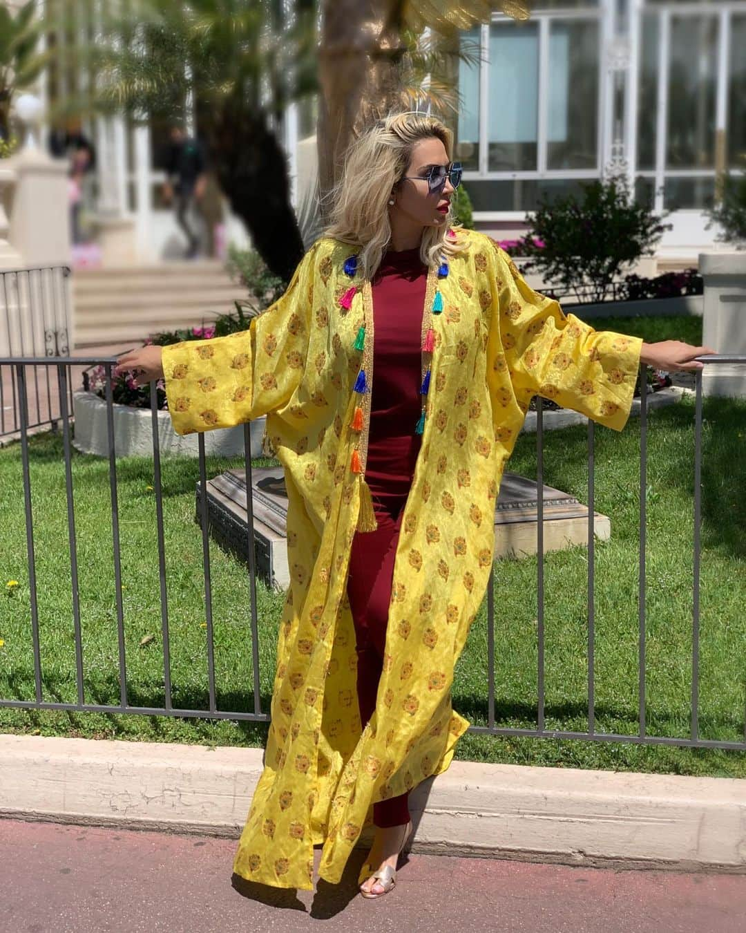 ジョエル・マーディニアンさんのインスタグラム写真 - (ジョエル・マーディニアンInstagram)「Different @sofiadcollection #style #trendy #kaftan #abaya @meryemuzerlimeryem #turkish #actress #cannes #cannesfilmfestival2019 #film #movie #star #superstar」5月18日 2時45分 - joellemardinian