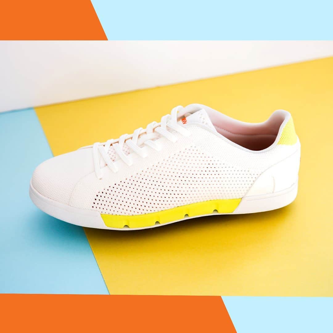 スイムズのインスタグラム：「Your go-to for a day of plans— for work or play.	 #SS19 #mensstyle #shoesoftheday #sneakers」