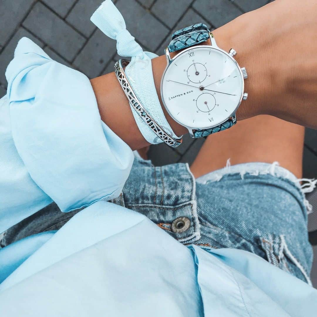 Kapten & Sonさんのインスタグラム写真 - (Kapten & SonInstagram)「'Hakuna Matata, it means no worries for the rest of your days.' ☀ Our beautiful Chrono 'Light Blue Woven Leather' can't wait to style up your next outfit! #bekapten #kaptenandson⠀ .⠀ .⠀ .⠀ #watches #watch #detaillove #fashionlover #fashionaddicted #ootd #ootdfash #ootdgoals #fashiongoals #fridayvibes」5月18日 3時01分 - kaptenandson