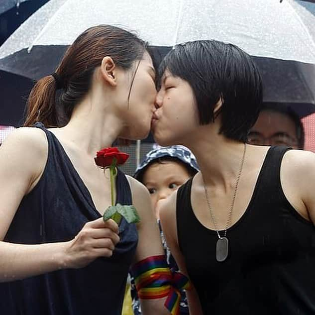 Eileen Kellyさんのインスタグラム写真 - (Eileen KellyInstagram)「🌈BREAKING: In some much needed good news, Taiwan has become the first Asian country to legalize same sex marriage.  Now, some queer joy for your feed ❤️💚💜💛」5月18日 3時11分 - killerandasweetthang