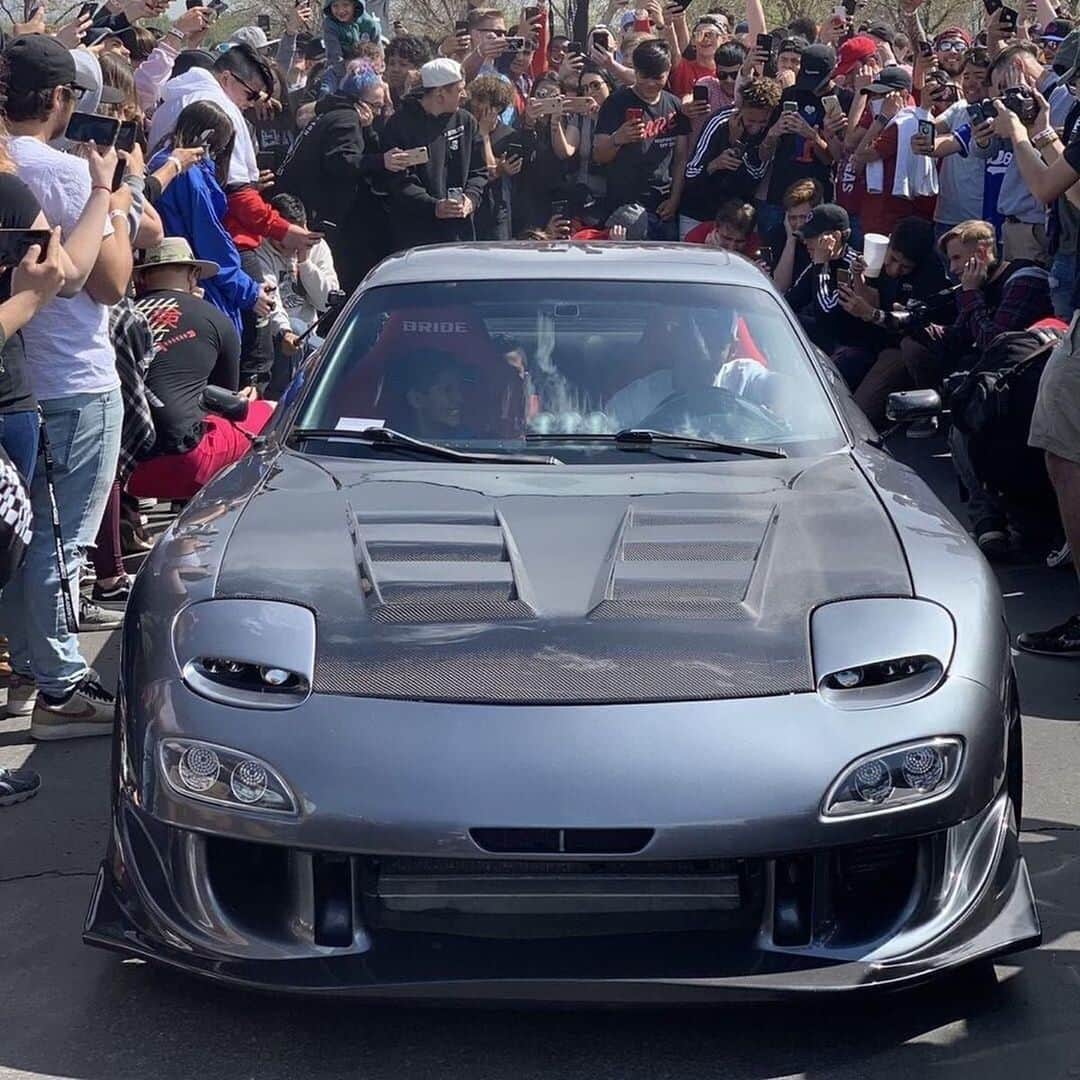 CarsWithoutLimitsさんのインスタグラム写真 - (CarsWithoutLimitsInstagram)「What do you guys think about @colorado_fd RX-7 👽 Photo @lowxjosh @wrxacct @modifiedawd #carswithoutlimits #mazda #rx7 #toronto」5月18日 3時09分 - carswithoutlimits