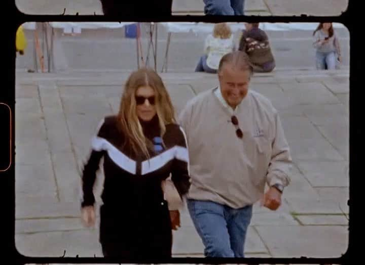 ファーギーのインスタグラム：「I can officially say I climbed the Rocky steps with my dad, and yes I went extra. 🥊🥊 . Featuring: Pat Ferguson (dad) @PascalDuvier  @erheiman  Glam by: @ronitshapow  Shot by: @aaro.digital @nicolerogerss . Thank u @PhillyMag #WineFest for having me & the @fergusoncrest team!」