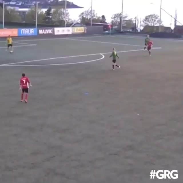 カルロス・テベスのインスタグラム：「Whe bae comes and watch you play 💪🏽💪🏽🔥😂」