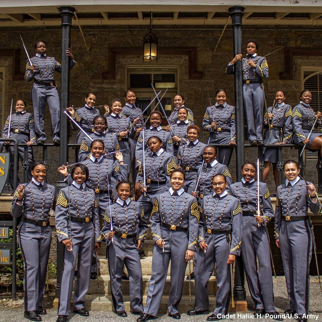 ABC Newsさんのインスタグラム写真 - (ABC NewsInstagram)「34 African American women are expected to graduate from West Point—the highest number of black women to graduate in the same class in the history of the military academy. #westpoint #military #cadets #diversity」5月18日 3時47分 - abcnews