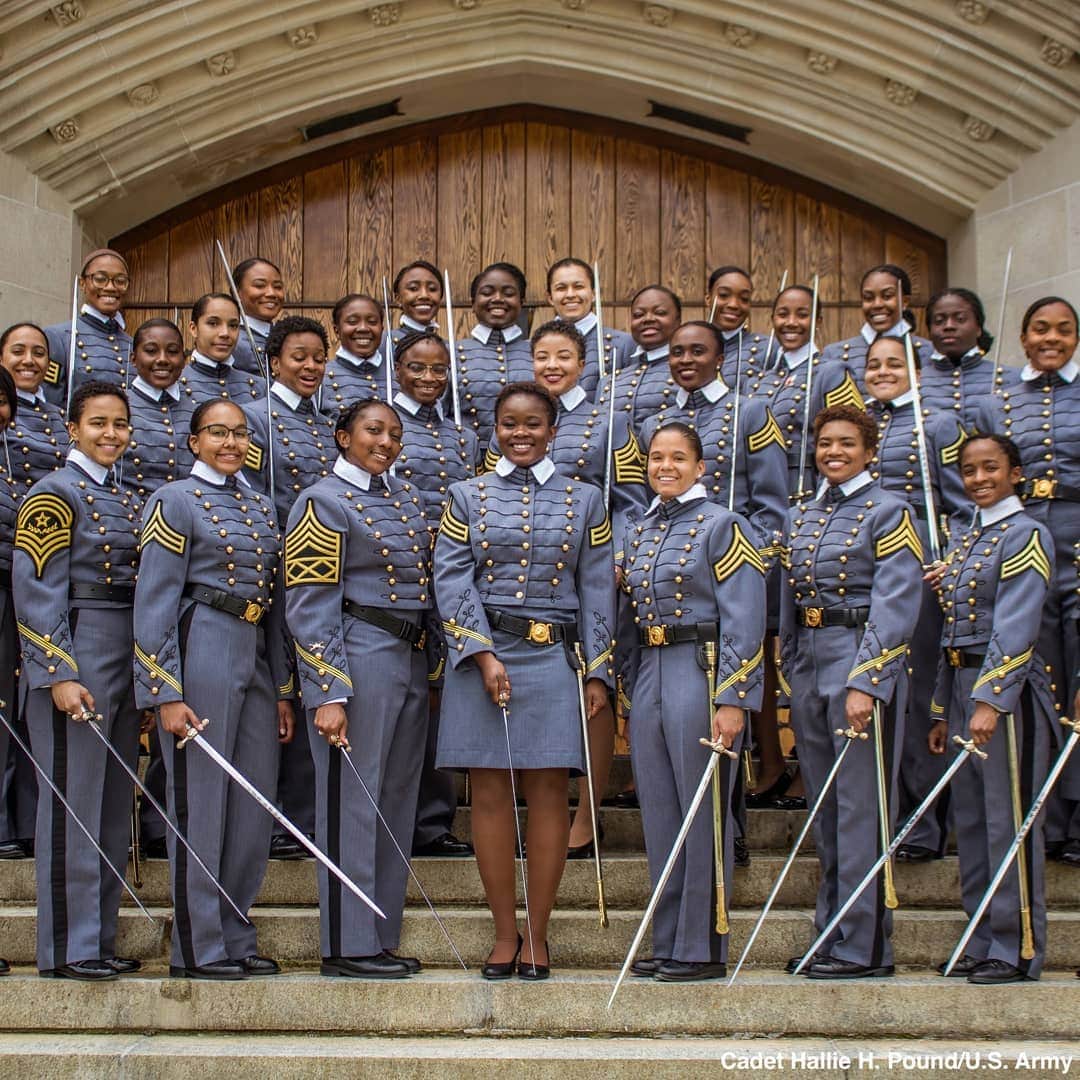 ABC Newsさんのインスタグラム写真 - (ABC NewsInstagram)「34 African American women are expected to graduate from West Point—the highest number of black women to graduate in the same class in the history of the military academy. #westpoint #military #cadets #diversity」5月18日 3時47分 - abcnews