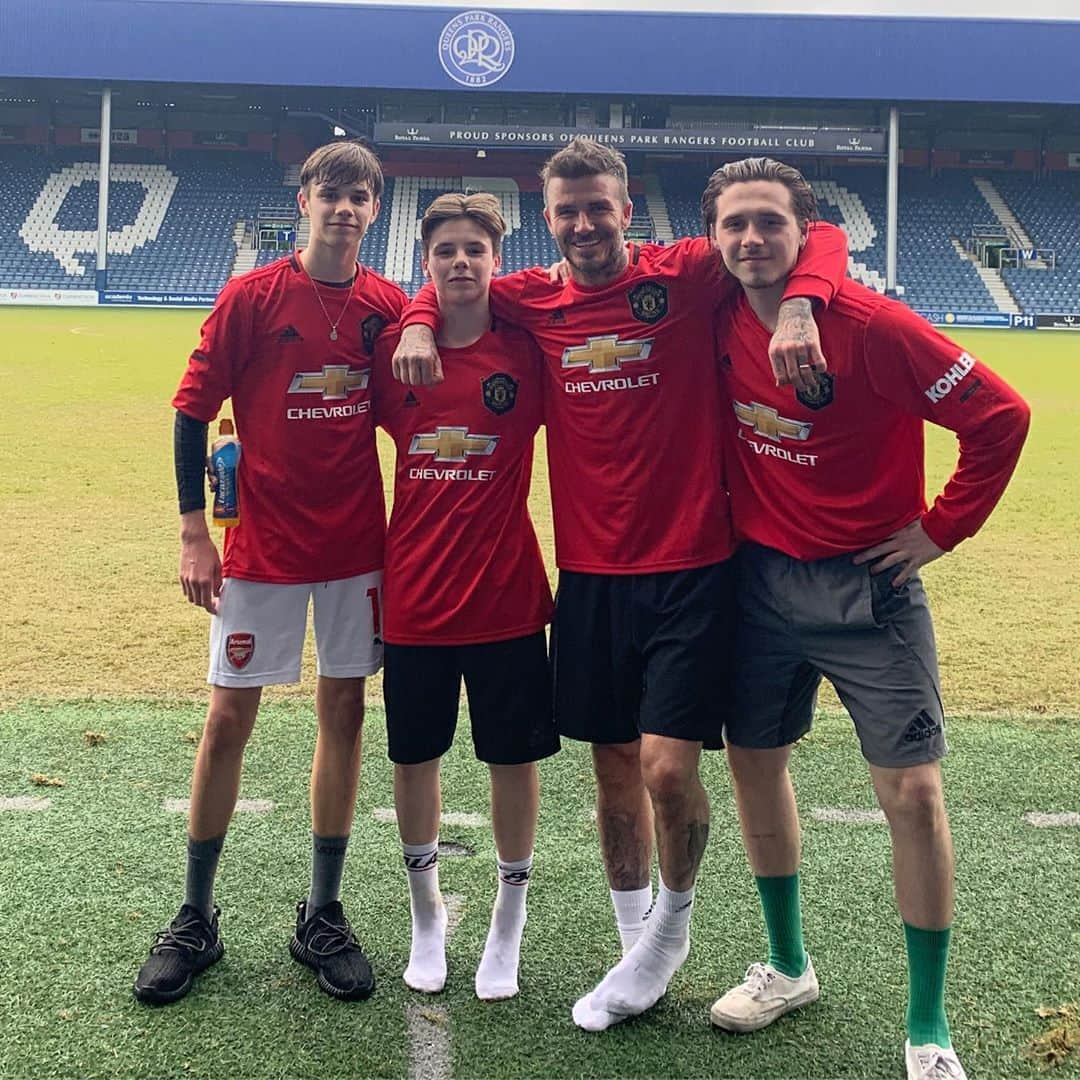 デビッド・ベッカムさんのインスタグラム写真 - (デビッド・ベッカムInstagram)「The Beckham Boys taking over QPR .. Thanks for the hospitality @officialqpr @brooklynbeckham @romeobeckham @cruzbeckham ⚽️」5月18日 3時47分 - davidbeckham