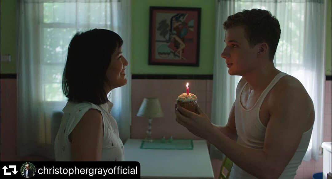 マイケル・ドイルのインスタグラム：「One week til Toronto. @insideoutfestival  #repost @christophergrayofficial ・・・ I know what we’re celebrating! Can’t wait to premiere @sellbymovie at @insideoutfestival next week. #sellbymovie #insideoutfestival」