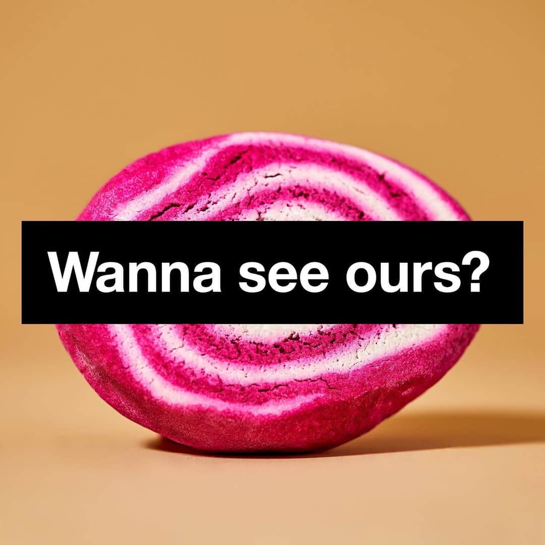 LUSH Cosmeticsさんのインスタグラム写真 - (LUSH CosmeticsInstagram)「Because we're baring it all in the name of reducing plastic waste. So many of our goodies, like our sweet-scented Comforter Bubble Bar, are totally free from plastic packaging. What are you waiting for? Link in bio to shop. 💕😏」5月18日 3時58分 - lushcosmetics