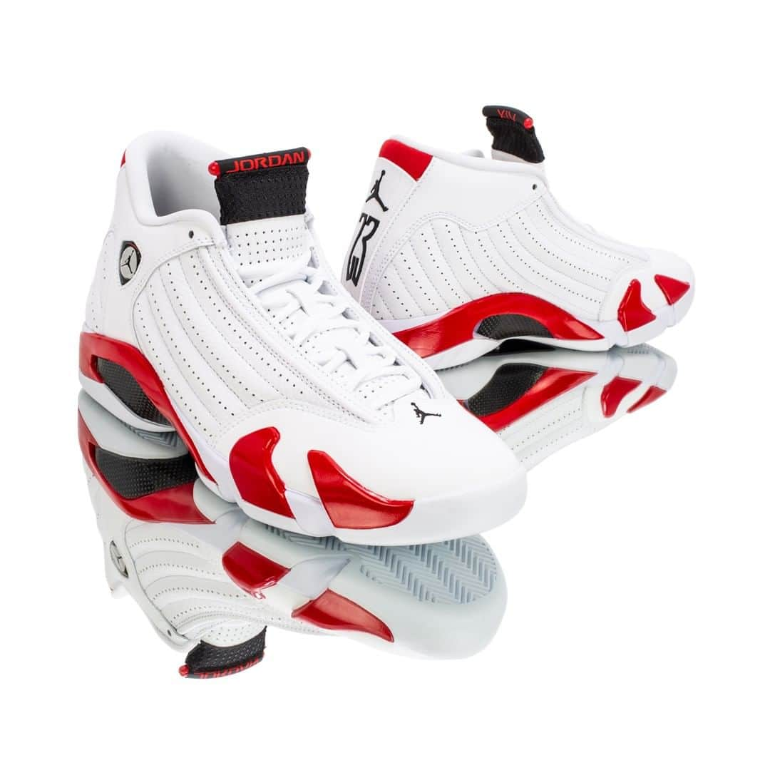 Flight Clubさんのインスタグラム写真 - (Flight ClubInstagram)「Famed as the silhouette that culminated MJ's legacy with the Chicago Bulls, the Air Jordan 14 returns in the classic "Candy Cane" colorway.」5月18日 4時00分 - flightclub