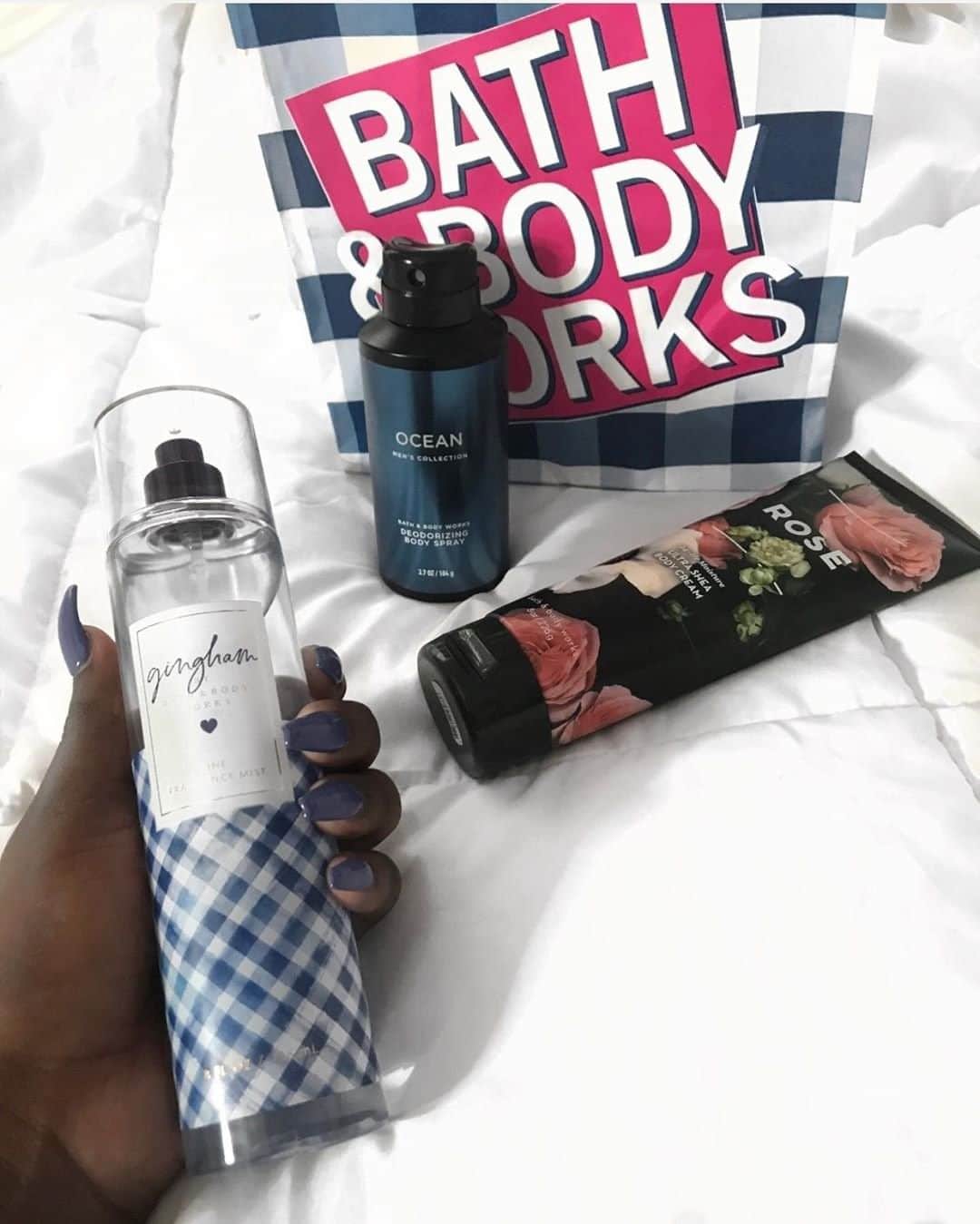 Bath & Body Worksさんのインスタグラム写真 - (Bath & Body WorksInstagram)「When you just can't get enough of NEW Gingham! 💙 What's your favorite fragrance for Summer?!」5月18日 4時00分 - bathandbodyworks