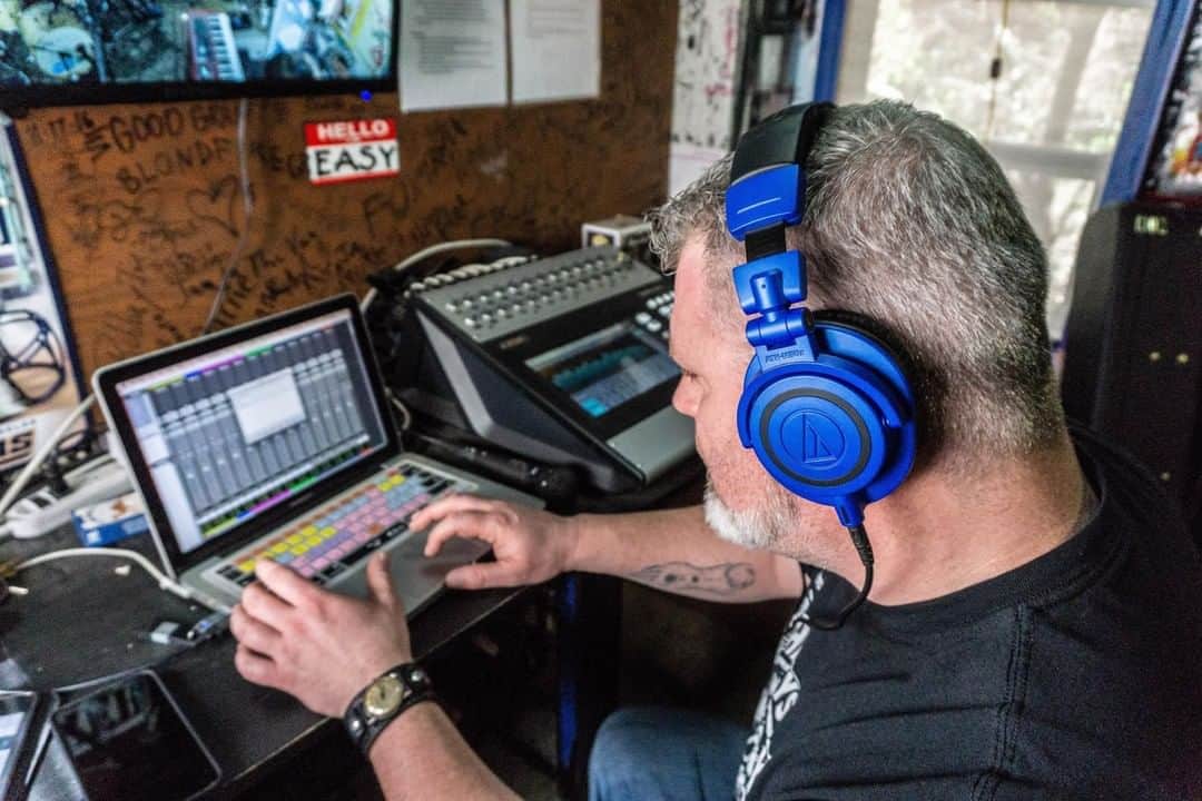 Audio-Technica USAさんのインスタグラム写真 - (Audio-Technica USAInstagram)「You’ve probably seen Audio-Technica headphones and microphones being used by @Jaminthevan’s performers, but the people behind-the scenes love them, too! . . . #AudioTechnica #JamInTheVan #AudioGear #ATHM50x #M50x #ATHM50xBB #M50xBB」5月18日 4時21分 - audiotechnicausa