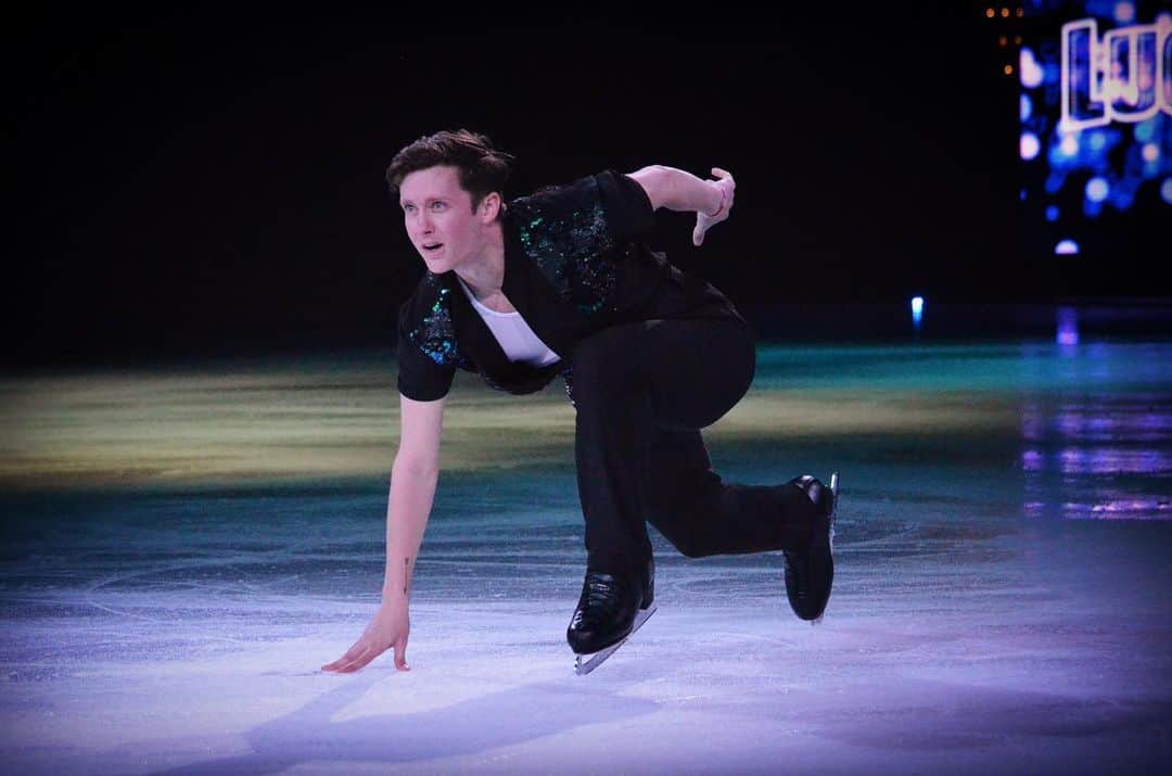 ジェレミー・アボットのインスタグラム：「On your mark, get set, GO!... to see out last performance for @starsonice, this season, Saturday, May 18th in Portland, Or. Photo: @jeremyabbott_fc」