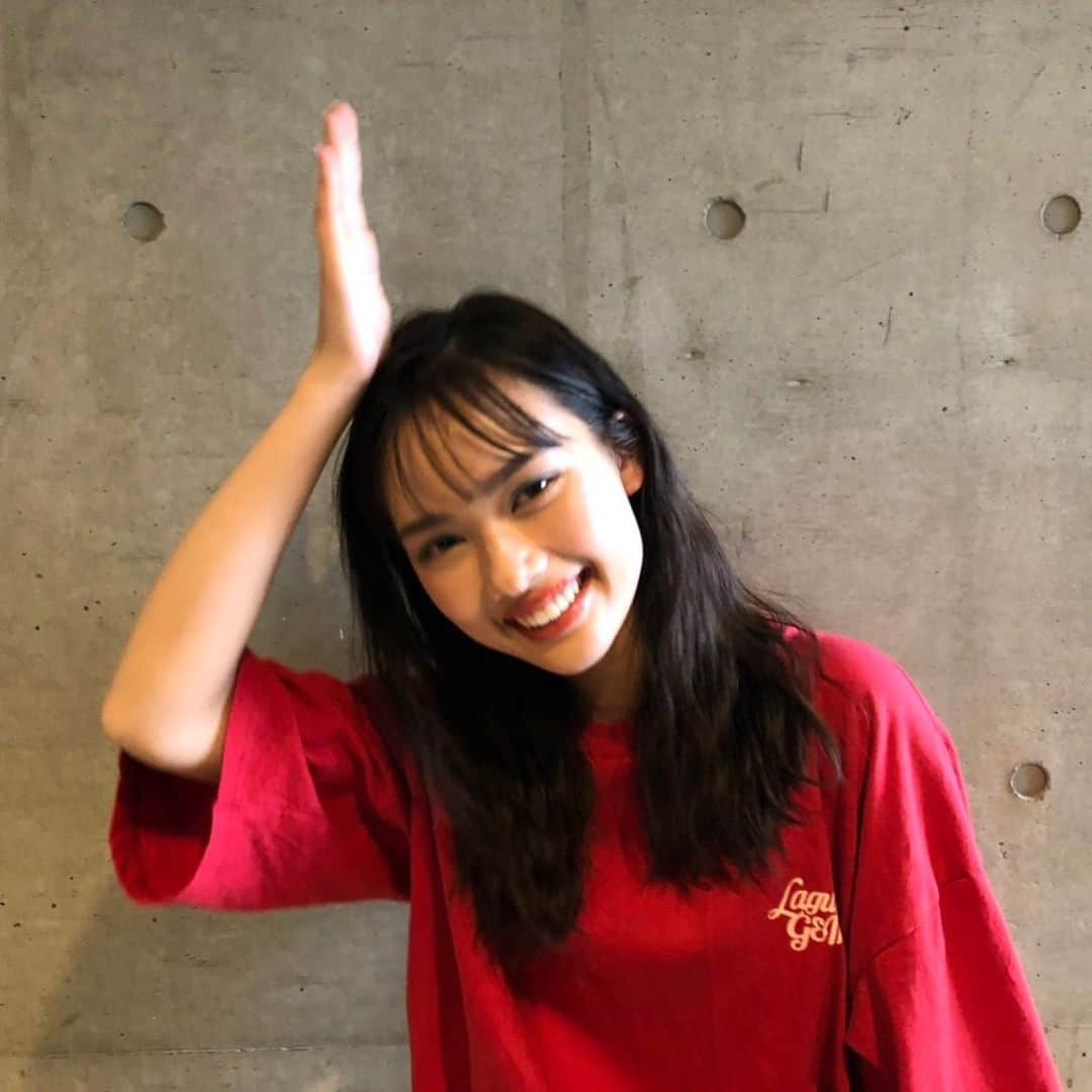 新井舞良さんのインスタグラム写真 - (新井舞良Instagram)「今日はこれから#GirlsAward です！皆さんに会えるの楽しみに待ってます🌟❤️ . そして明日は仙台で河北裕介さんのイベントにメイクモデルで出演させていただきます！ 普段から使っているローラメルシエさんとのイベントなのでとても楽しみです🦋🦋 #BiSHアメトムチ」5月18日 13時49分 - myra_arai