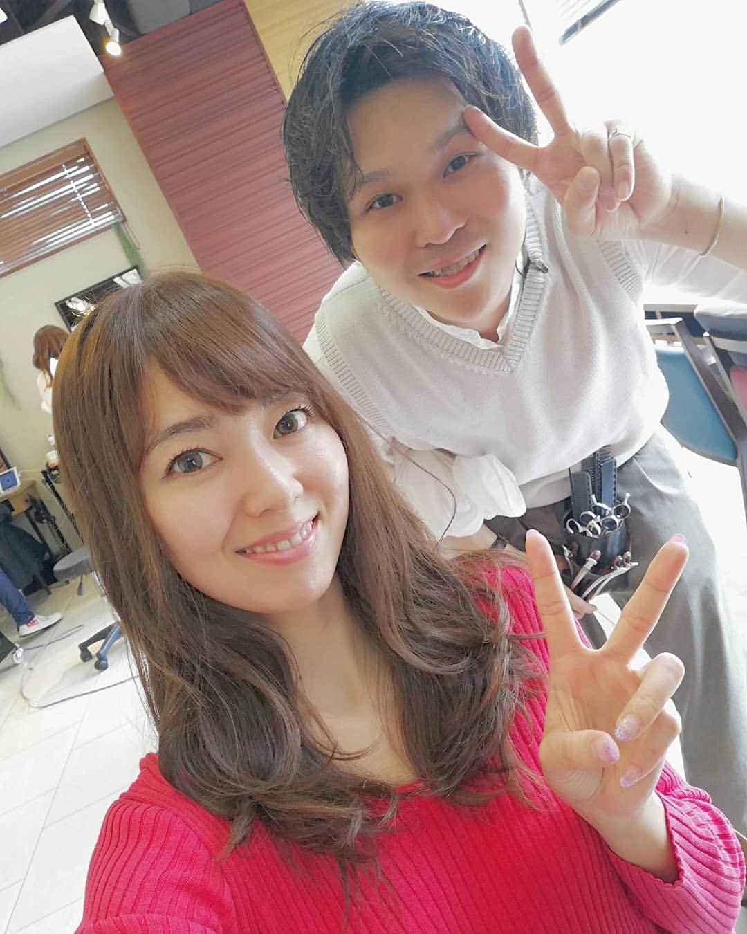 杉山由紀子のインスタグラム：「毎度おなじみ💞 ramieの寺尾さんに今回は リタッチと前髪カットお願いしたよ😃 (@ramie_ginza ) * いつも好みのままにな仕上げてくださるので本当信頼しきってます♪ * いつもありがとうございます☺️ * * #ramie #ginza #銀座 #美容室 #color #hair #バングカット #おすすめ #サロモ #ヘアカタ」