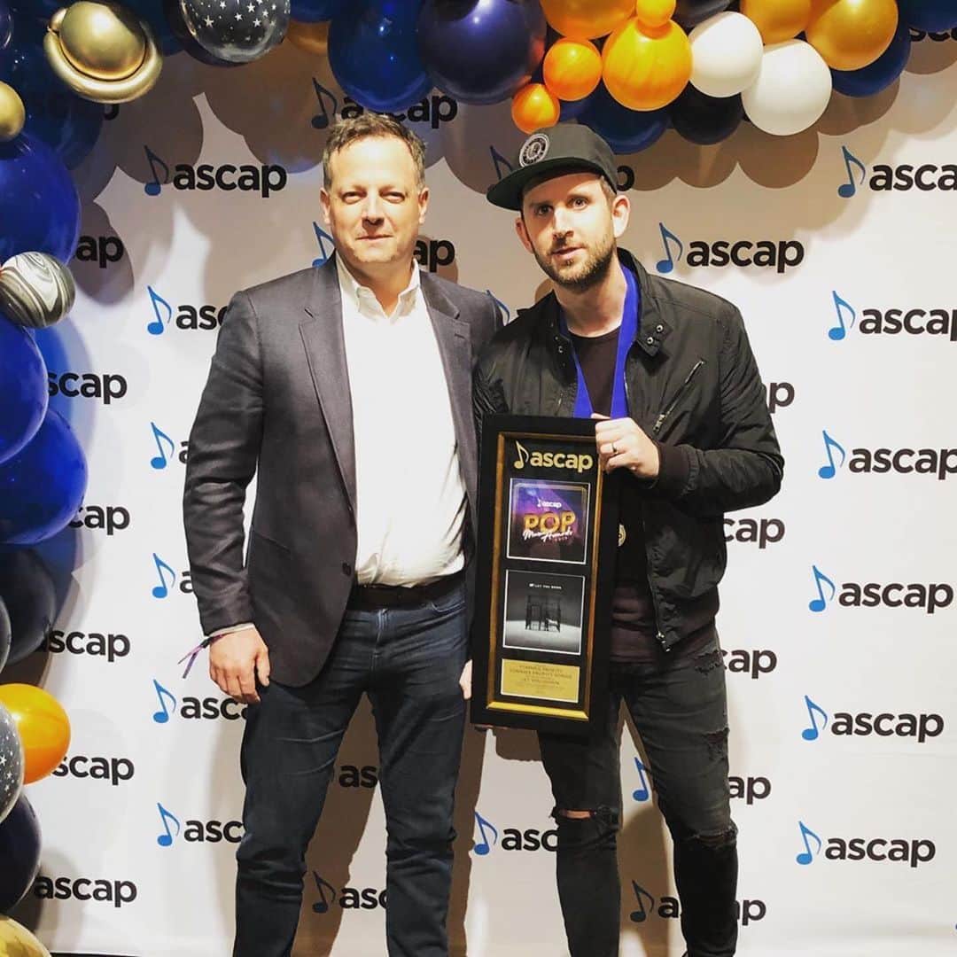 ASCAPさんのインスタグラム写真 - (ASCAPInstagram)「“Humbled and grateful ...when we made “Let You Down” I had no idea the journey it’d take. So proud of my buddy @nfrealmusic : thankful for him bringing me along for this ride. Thanks @ascap for the Pop Award!” @tommeeprofitt #ASCAPPop」5月18日 13時47分 - ascap