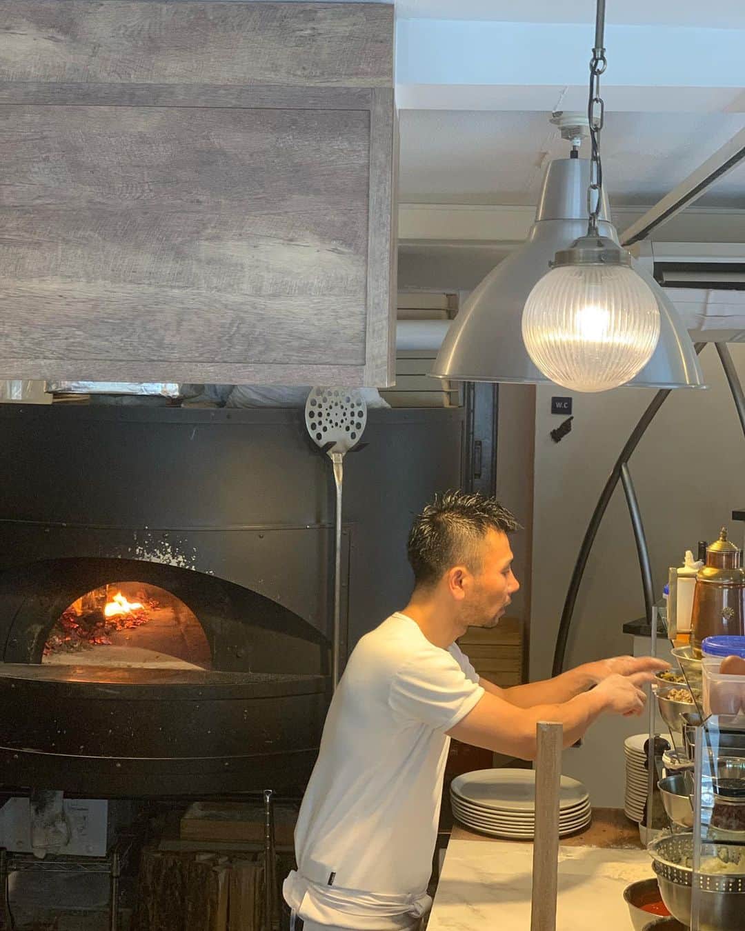 リー・ウネ・ヨンさんのインスタグラム写真 - (リー・ウネ・ヨンInstagram)「#이혜영 #tokoy #배터지게 #피자🍕#pizzastudiotamaki - “I love PST”」5月18日 14時06分 - leehaeyoung1730
