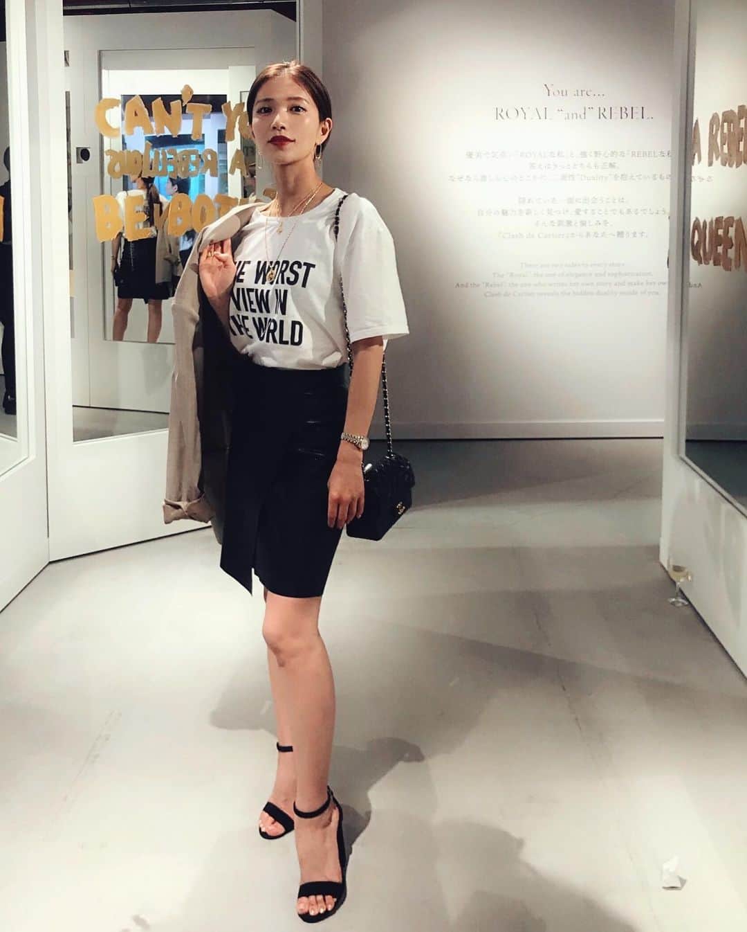 上原歩さんのインスタグラム写真 - (上原歩Instagram)「カルティエ✨ 新ジュエリーコレクション「クラッシュ ドゥ カルティエ」 コレクション誕生を記念した期間限定体感型ポップアップイベントへ遊びに行ってきました♡ ー 相反するものの融合、二面性 ー 誰の中にもある二面性 私の中にあるもうひとつの私 貴方の中にある気づかなかった貴方 相反するものが見事に融合したコレクションと、ハッとする瞬間を体感しに是非足を運んでみてください♡ 2019年5月18日（土）-26日（日）まで原宿で開催。 スライドした2枚の写真の中に 私の二面性👥お行儀。。🤦🏻‍♀️ ・ #love #cartier #jewelry #happy #life #instagood」5月18日 13時59分 - ayumiuehara