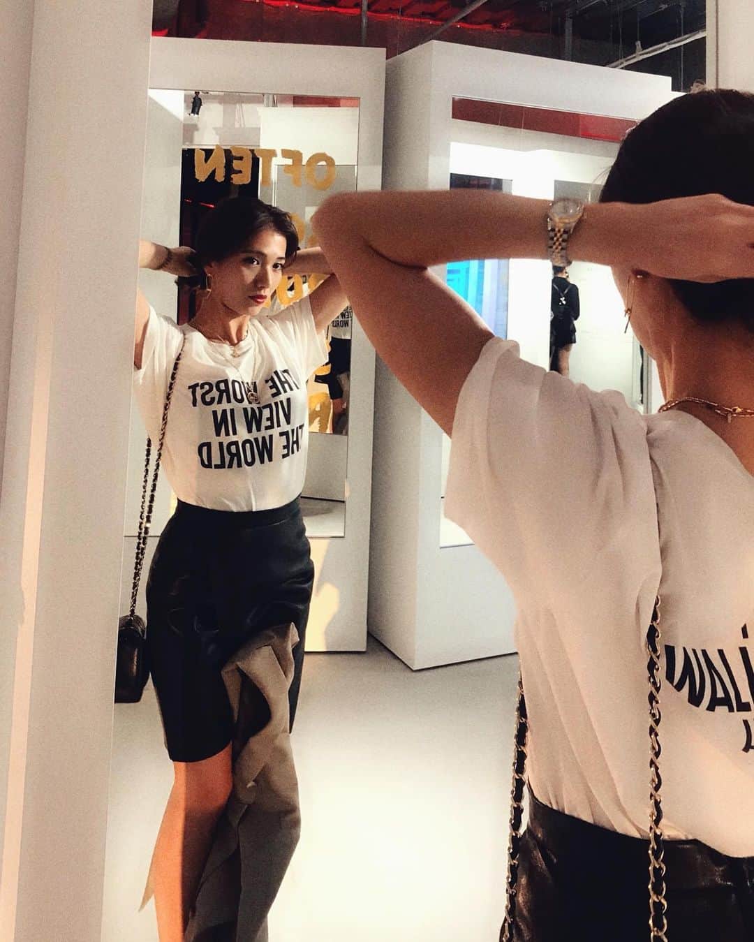 上原歩さんのインスタグラム写真 - (上原歩Instagram)「カルティエ✨ 新ジュエリーコレクション「クラッシュ ドゥ カルティエ」 コレクション誕生を記念した期間限定体感型ポップアップイベントへ遊びに行ってきました♡ ー 相反するものの融合、二面性 ー 誰の中にもある二面性 私の中にあるもうひとつの私 貴方の中にある気づかなかった貴方 相反するものが見事に融合したコレクションと、ハッとする瞬間を体感しに是非足を運んでみてください♡ 2019年5月18日（土）-26日（日）まで原宿で開催。 スライドした2枚の写真の中に 私の二面性👥お行儀。。🤦🏻‍♀️ ・ #love #cartier #jewelry #happy #life #instagood」5月18日 13時59分 - ayumiuehara