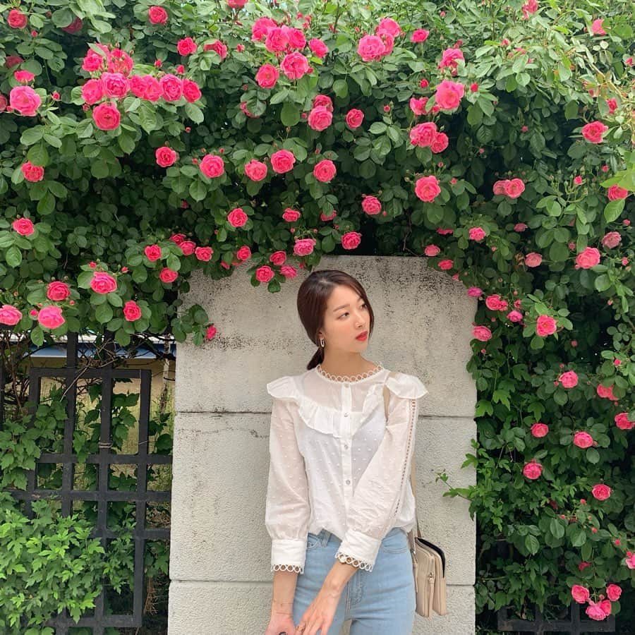 ミナ さんのインスタグラム写真 - (ミナ Instagram)「장미의 계절🌹 #blossomh_dailylook」5月18日 14時11分 - blossomh_