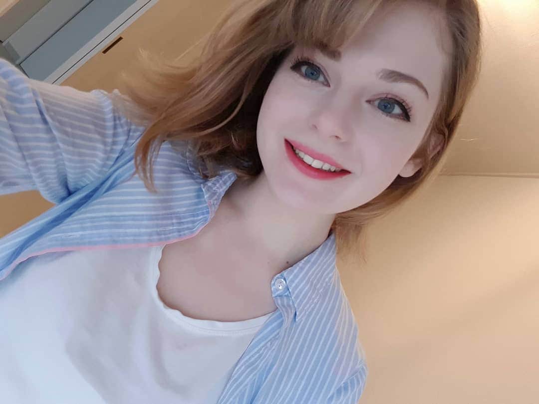 Ella Freyaさんのインスタグラム写真 - (Ella FreyaInstagram)「✌ おはようございます」5月18日 14時23分 - ella.freya