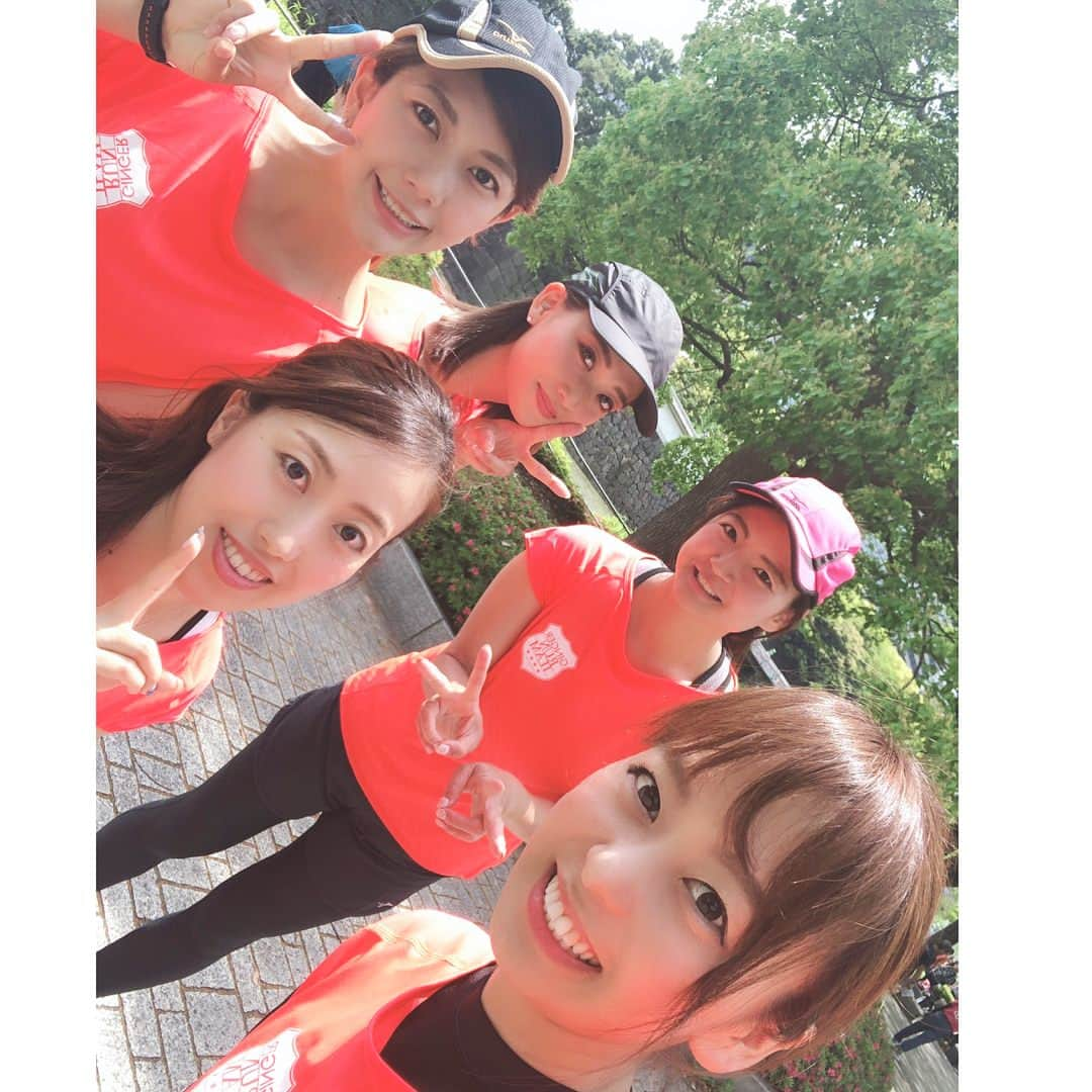 菊池良子さんのインスタグラム写真 - (菊池良子Instagram)「#ginger #ランニング部 の練習日でした🏃‍♀️ 1キロ6分のペースで #皇居ラン 🏃‍♀️ 私、途中離脱(´༎ຶོρ༎ຶོ`)フルマラソン完走に向けて自主練も頑張ります☺︎ 暑い中のランニング、熱中症に注意しましょう☺︎ #ginger #gingerrunteam #gingerrunteam4期生 #ミズノ #gingermagazine #フルマラソン #ランナー #幻冬社 #ランニング #ランニング女子 #ランニング女子の休日 #runner  オレンジ軍団を見かけたら声かけて下さい☺︎声援は力になります😊  @ginger_magazine  #announcer  ランニングのアドバイスもコメントで頂けると嬉しいです😭」5月18日 14時27分 - kikuryo627happy