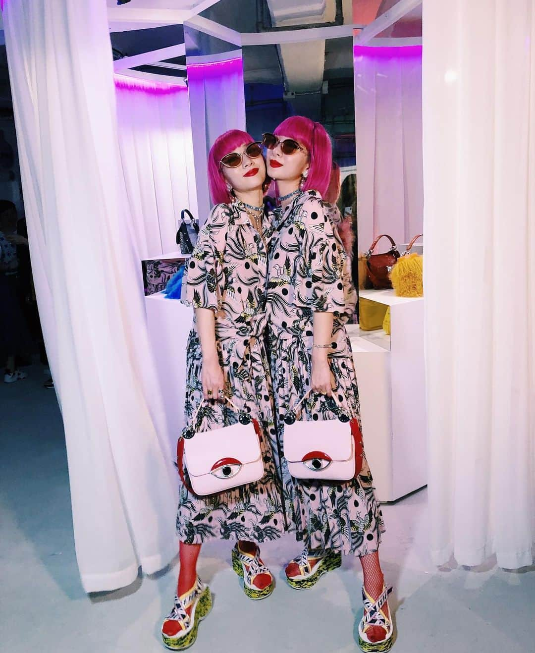 AMIさんのインスタグラム写真 - (AMIInstagram)「@kenzo  TALI bag launch party in Hong kong⚡️🇭🇰💜 #KENZOTALITOUR #KENZO #KENZOTALI」5月18日 14時46分 - amixxamiaya