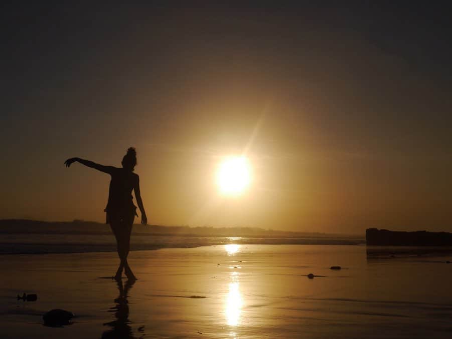 鈴木愛美さんのインスタグラム写真 - (鈴木愛美Instagram)「🐚⛵️🐚⛵️🐚⛵️🐚⛵️🐚 . Sun set...❤︎ in.Bali . 📸 : @bali_gaido_jun . . . #Bali #sunset #beach」5月18日 15時06分 - x.manya.x