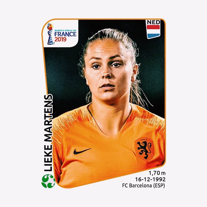 FIFAワールドカップさんのインスタグラム写真 - (FIFAワールドカップInstagram)「🔥 🔥 🔥  The official Panini #FIFAWWC Sticker Album is looking 👌」5月18日 15時04分 - fifaworldcup