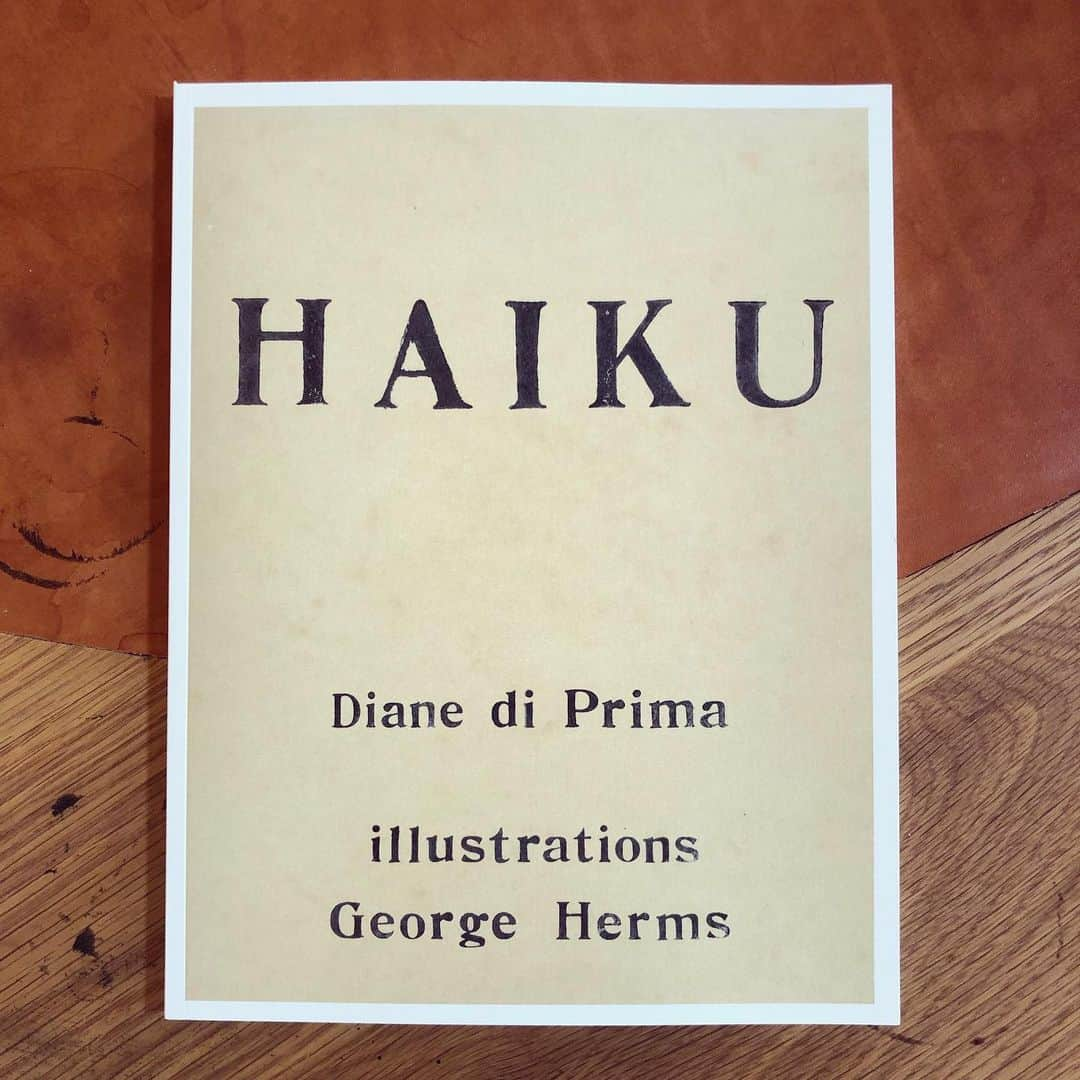 デヴェンドラ・バンハートさんのインスタグラム写真 - (デヴェンドラ・バンハートInstagram)「This is the first bound edition of a collab that goes back exactly 52 years, very recommend! ❤️」5月18日 6時23分 - devendrabanhart